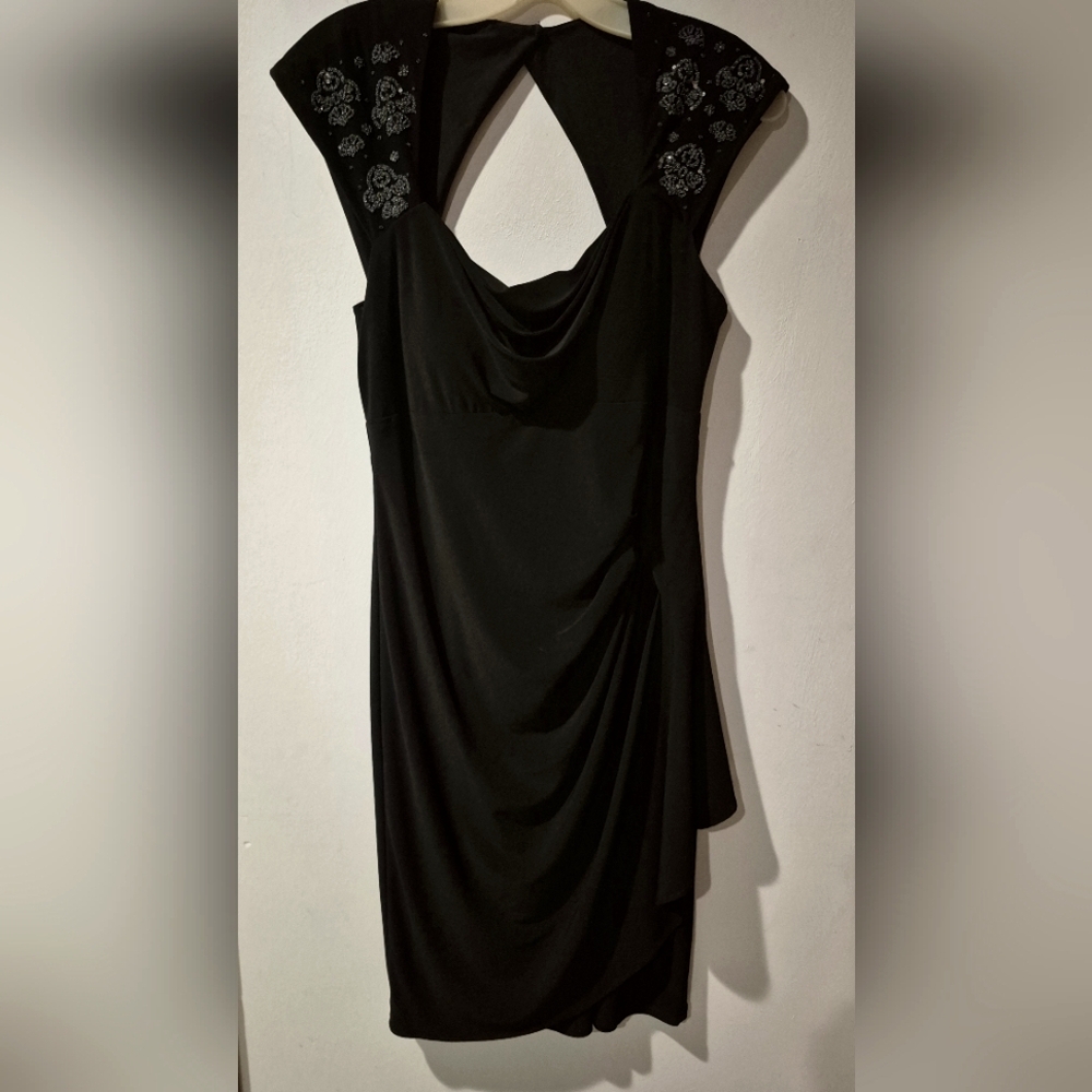 Elegant Black Dress h Floral Embellishments
